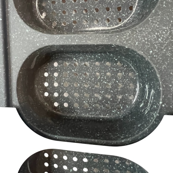 NEW Celebrate It Metal Reinforced Silicone‎ Mini Bread Pan - Picture 5 of 10
